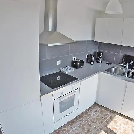 - Justina - 80 M2 Et Piscine Pakoštane