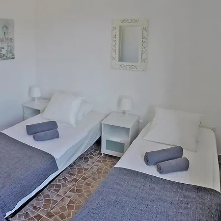 - Justina - 80 M2 Et Piscine Pakoštane