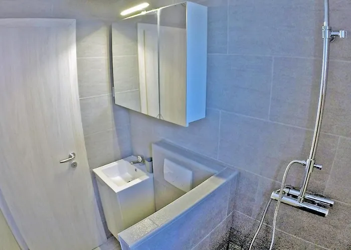 - Justina - 80 M2 Et Piscine Lägenhet