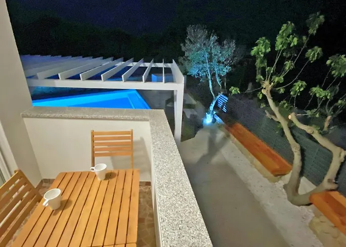 - Justina - 80 M2 Et Piscine Lägenhet