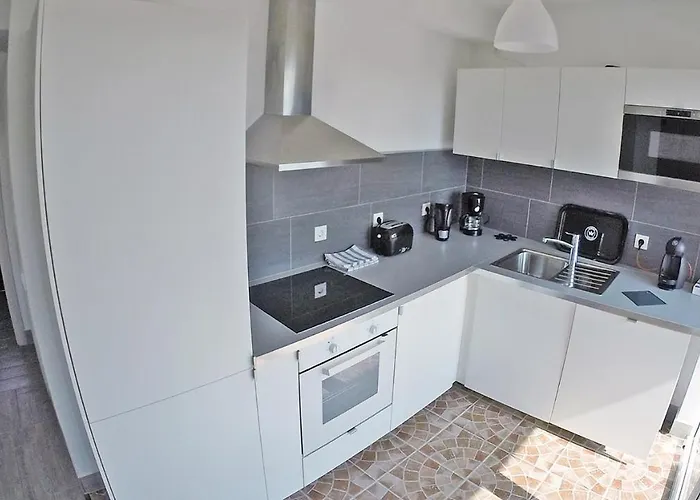 - Justina - 80 M2 Et Piscine Pakoštane