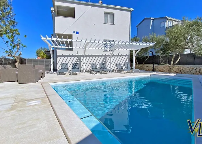 - Justina - 80 M2 Et Piscine