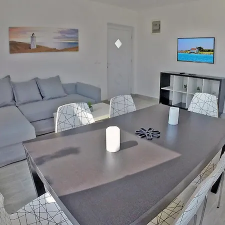 - Justina - 80 M2 Et Piscine Apartment *
