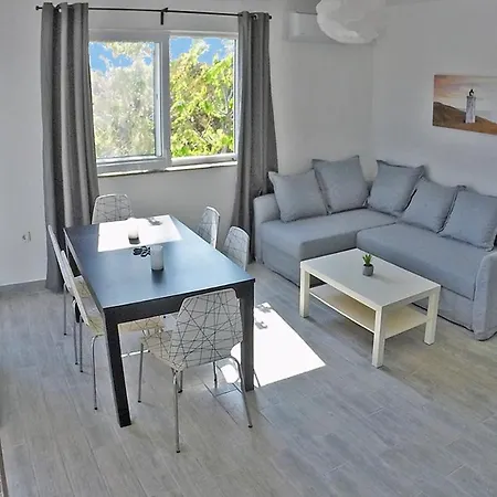 - Justina - 80 M2 Et Piscine *